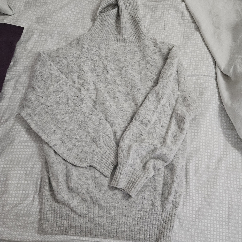 Wilfred Light Gray Sweater